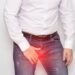 hombre con dolor testicular